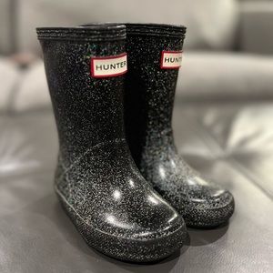 Hunter rain boot. Toddler US 7, UK 6. Sparkle. Glitter. Black. Gently used.